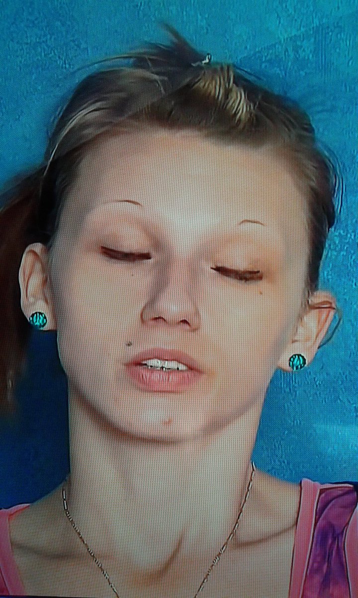 ToooupoouToupou's tweet image. ALERTE ENLEVEMENT ! Si quelqu'un a trouver c'est sourcil merci de lui rendre Parce que la sa deviens grave. #confessionsintimes