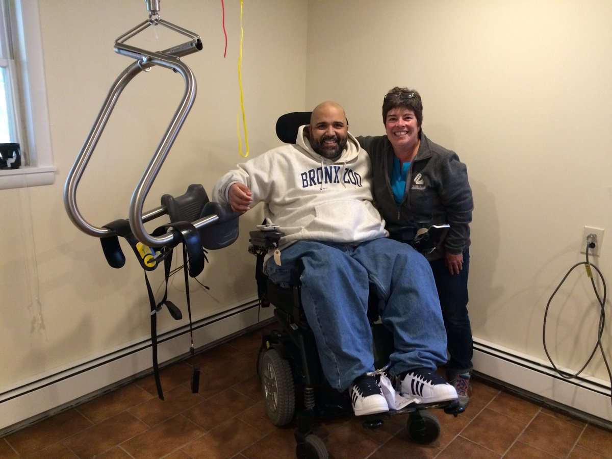 crlclgrv's tweet photo. @handimove Sam is home with his family after 3 years! So proud to do this work! @SureHands https://t.co/fNVu7YyLFu