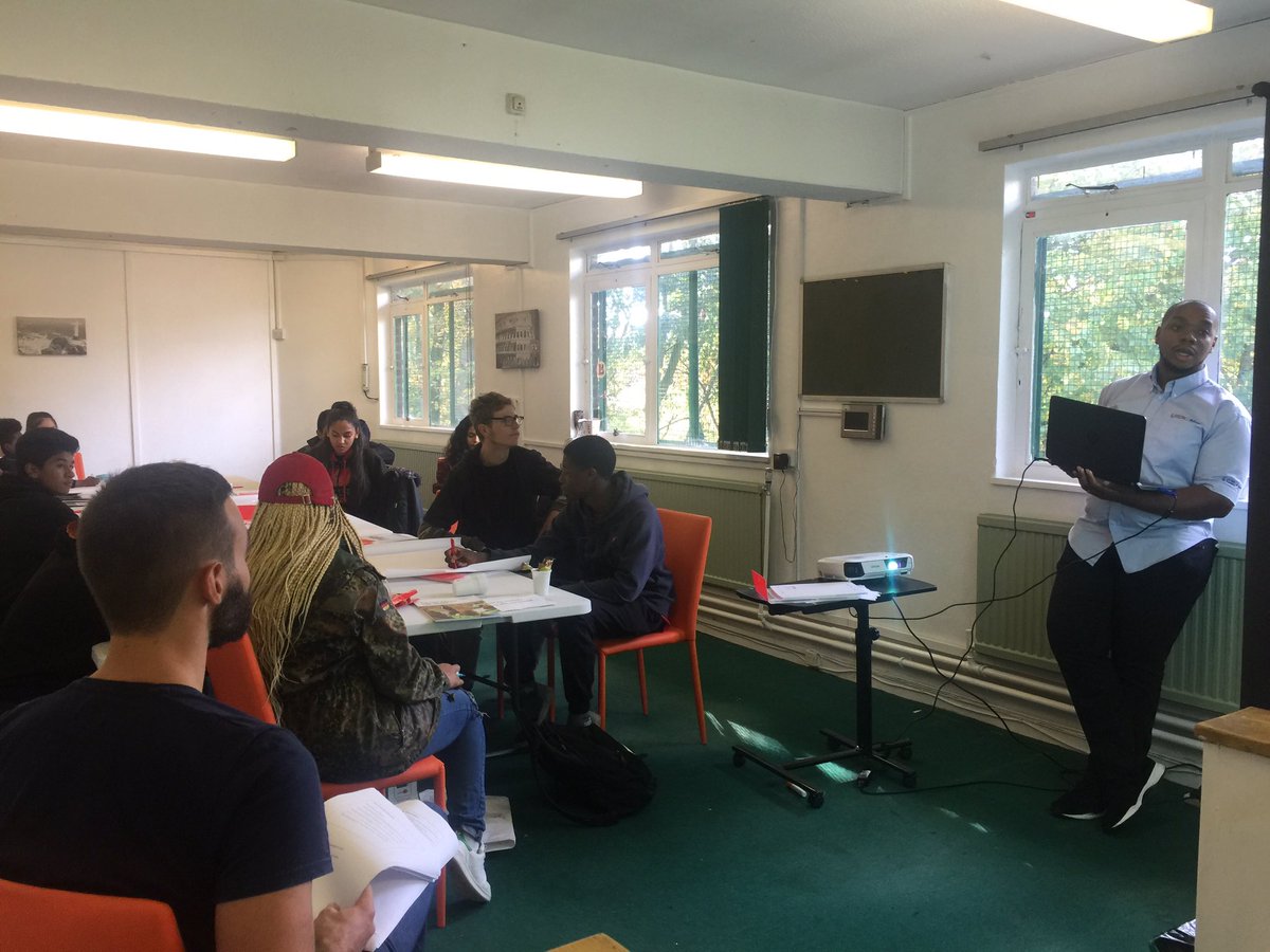 AS_Futures's tweet photo. Second 1/2 of the @BritishCycling young volunteers course is underway! Looking good guys #youthdevelopment https://t.co/aHwBVP0cCV