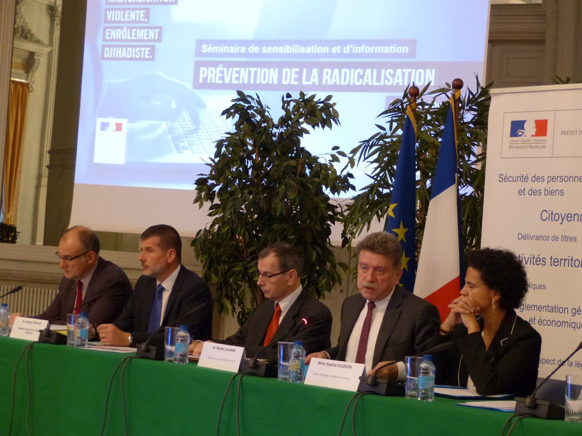 prefet59's tweet photo. Prévention de la #radicalisation. Séminaire en préfecture du #Nord avec les acteurs de l'insertion socio-professionnelle. https://t.co/qRCvUUDKUa
