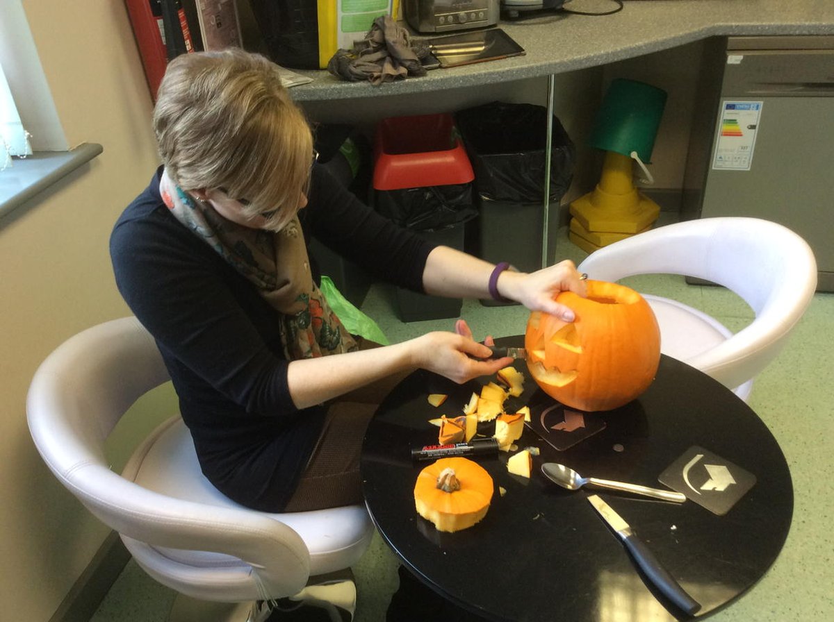 settlecomms's tweet photo. Getting ready for the Community  Safety Partnership event in Hitchin town Saturday 11-3. Happy Hallowe'en! https://t.co/iQiplppl3j