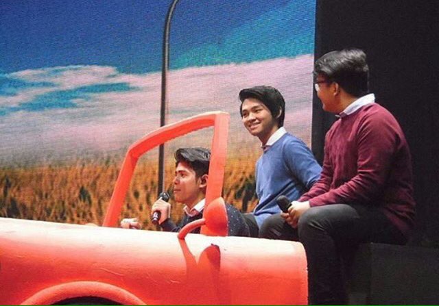 Comate_INA1's tweet photo. #CJRdiKonserAli - Eeaaa https://t.co/s0V814GNVa https://t.co/7ea9nTZ1os