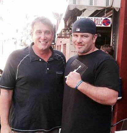 sookie20010's tweet photo. Derek with Big Cam , Chopping it up over lunch .. This guy is Ase's ...
#Throbacks #TBT #ILoveMyCity #BostonStrong
#Bruins https://t.co/g2798eNd3b