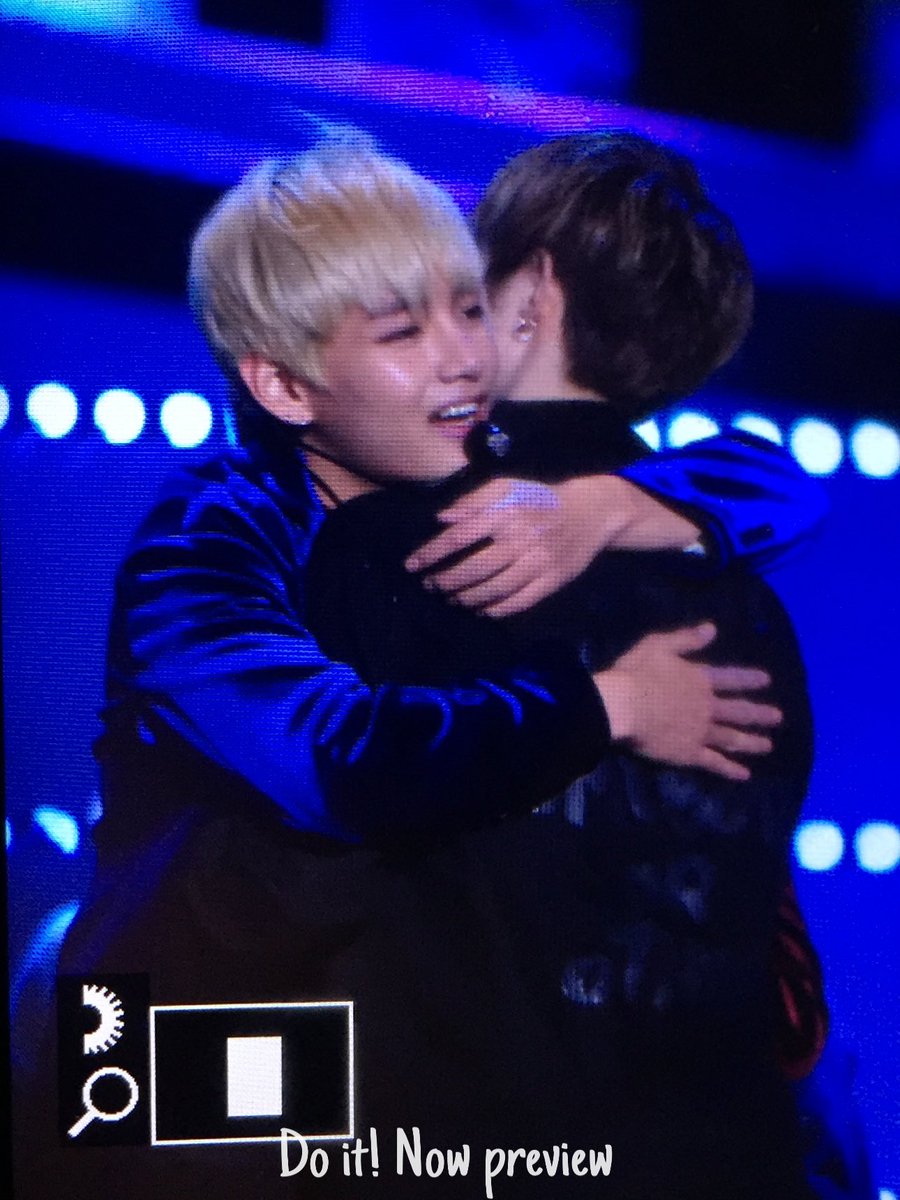 dao_dadada's tweet image. สองคนนี้น่าไปออกรายการโบรแม๊นที่แจ๊คเคยออกอะหล่อเหมาะกันมาก #vmark cr.onpic