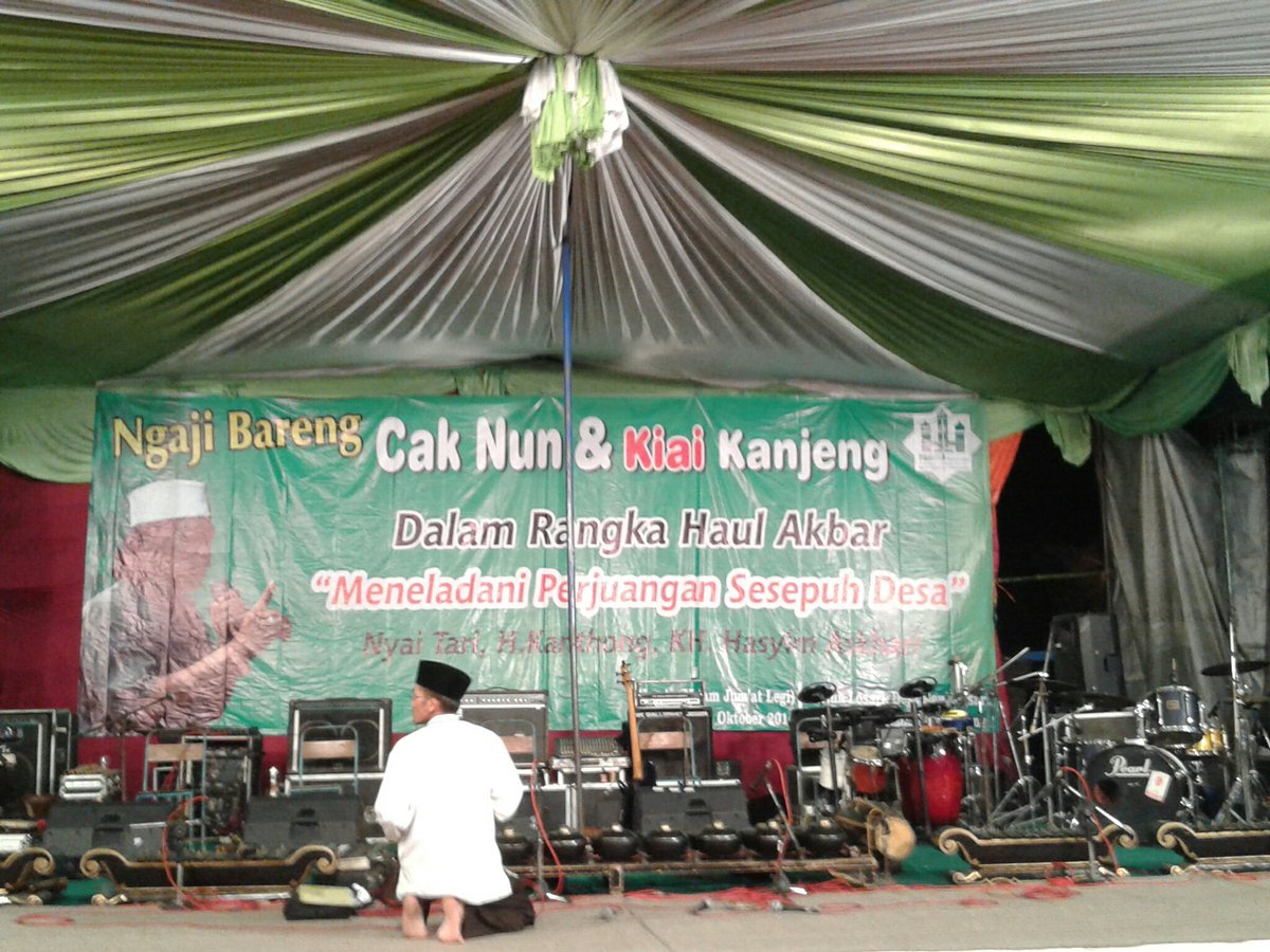 fadlycandras's tweet photo. Brngkat dr jogja motoran sendirian. Smpet ragu jlnnya krna masuk desa dan kabutny tebal banget. Alhamdulillah sampai juga #MaiyahTemanggung https://t.co/dRUFGxpU6F