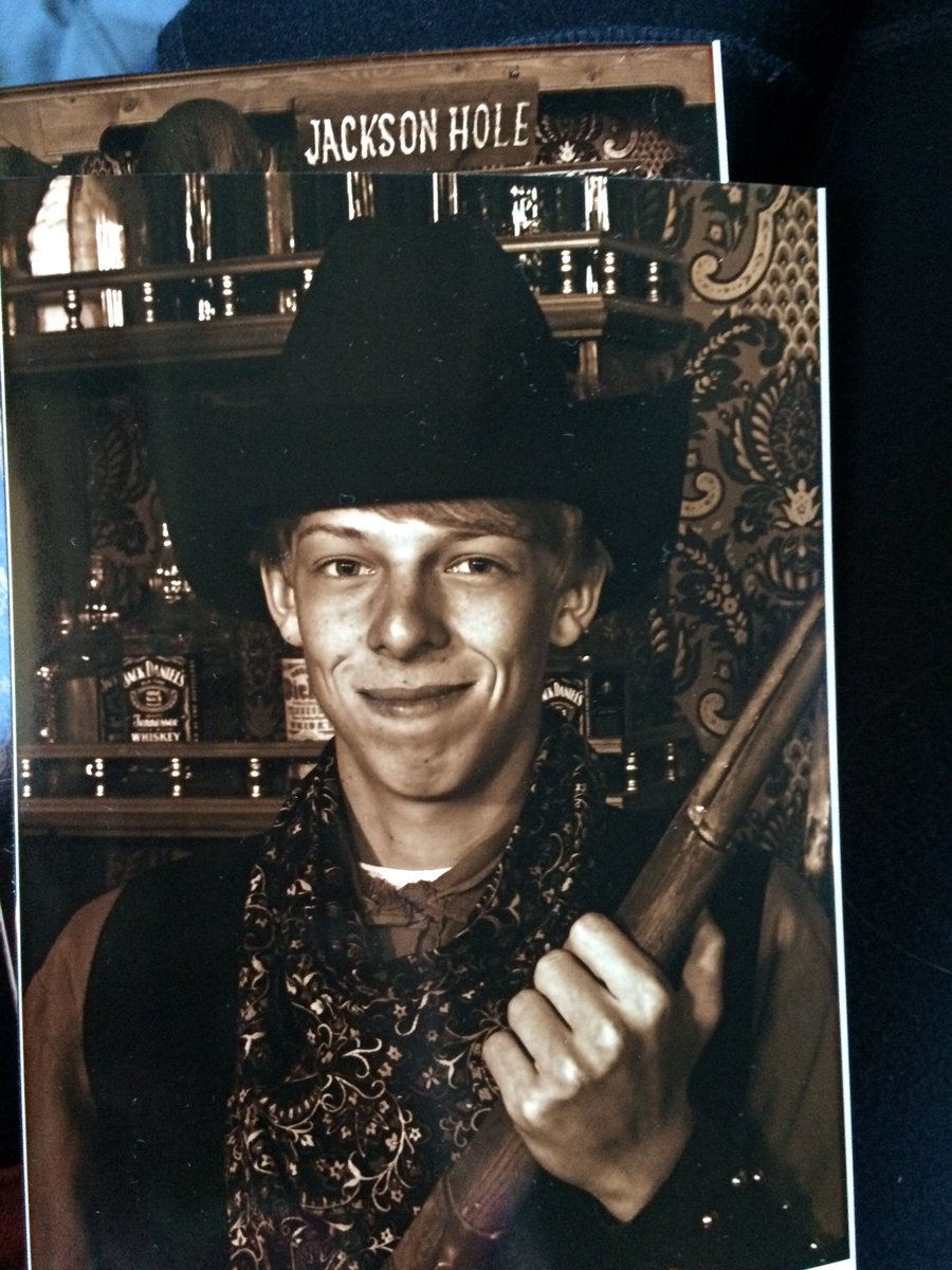 catfishbalck's tweet photo. @crawcash happy birthday cowboy https://t.co/l9HQeWSEMb