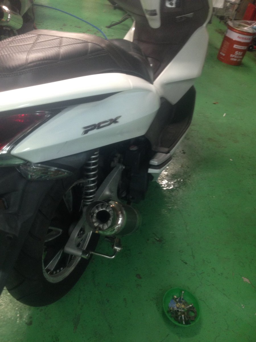 armin113017's tweet photo. PCX125売ります！
走行距離7000キロ
不具合ありません！
外装綺麗です！
マフラー社外です！
多少値段交渉します！ https://t.co/VyoydcDcJm