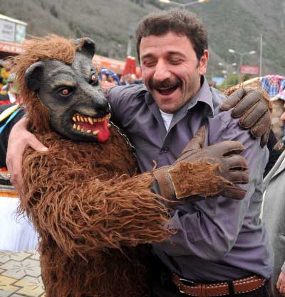 omergencia's tweet photo. #folklorethursday will it be a surprise to observe #halloween in a muslim country? #NorthernTurkey #BlackSeaRegion https://t.co/93d5WmcSBz