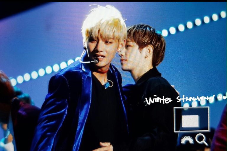 onuraeong's tweet image. taehyung: jinyoung you see this? im gonna steal mark from you #vmark #markjin