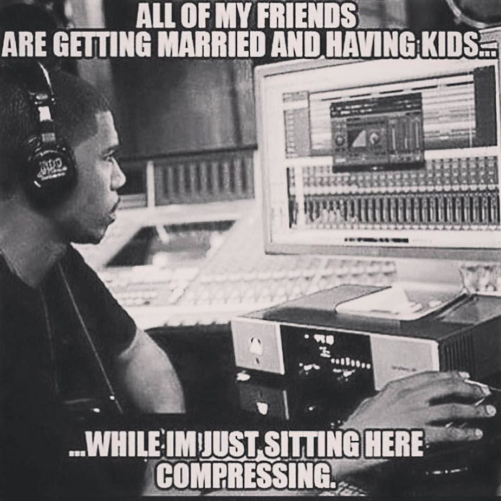 SampleMarket's tweet photo. Producer life #studiolife #homestudio #studiogear #synthesizer #techno #housemusic #nosle… https://t.co/hAjZL3uwuR https://t.co/nyEYmWGUuL