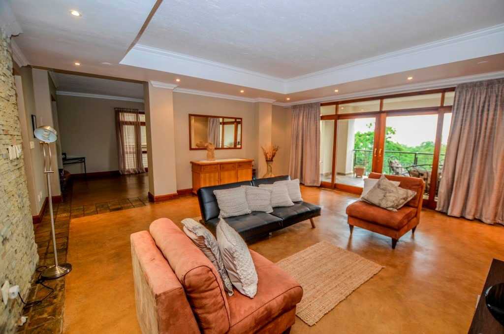 PropFriendSA's tweet photo. R2,495,000  3 Bed #house #forsale #Nelspruit Ext 06 https://t.co/lhSRctjii3 #Mpumalanga #propertySA #realestate #lockupandgo @ChasLowveld https://t.co/e8gqAkfKza