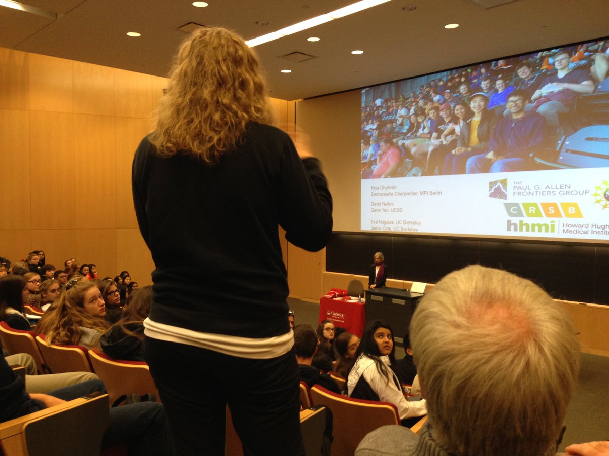 c_scientifique's tweet photo. Lecture Gairdner à UCarleton. Les élèves du cours SBI 4UT on assisté à une conférence du Dre Doudna sur ses travaux avec CRISPR Cas9. https://t.co/HeqXa4jI9v