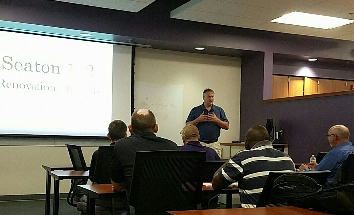 WesleyMPorter's tweet photo. @space_plowboy discussing K State's Department of Agricultural Economics https://t.co/SgJjrCXPza