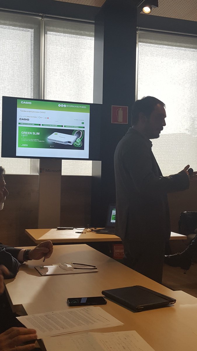 juliagg82's tweet photo. Esuchando a Eloy Bernal de @CASIOProyector , genial ponencia y muy divertida!  #casioespaña #ecommerce https://t.co/VeeVM7ku7Z