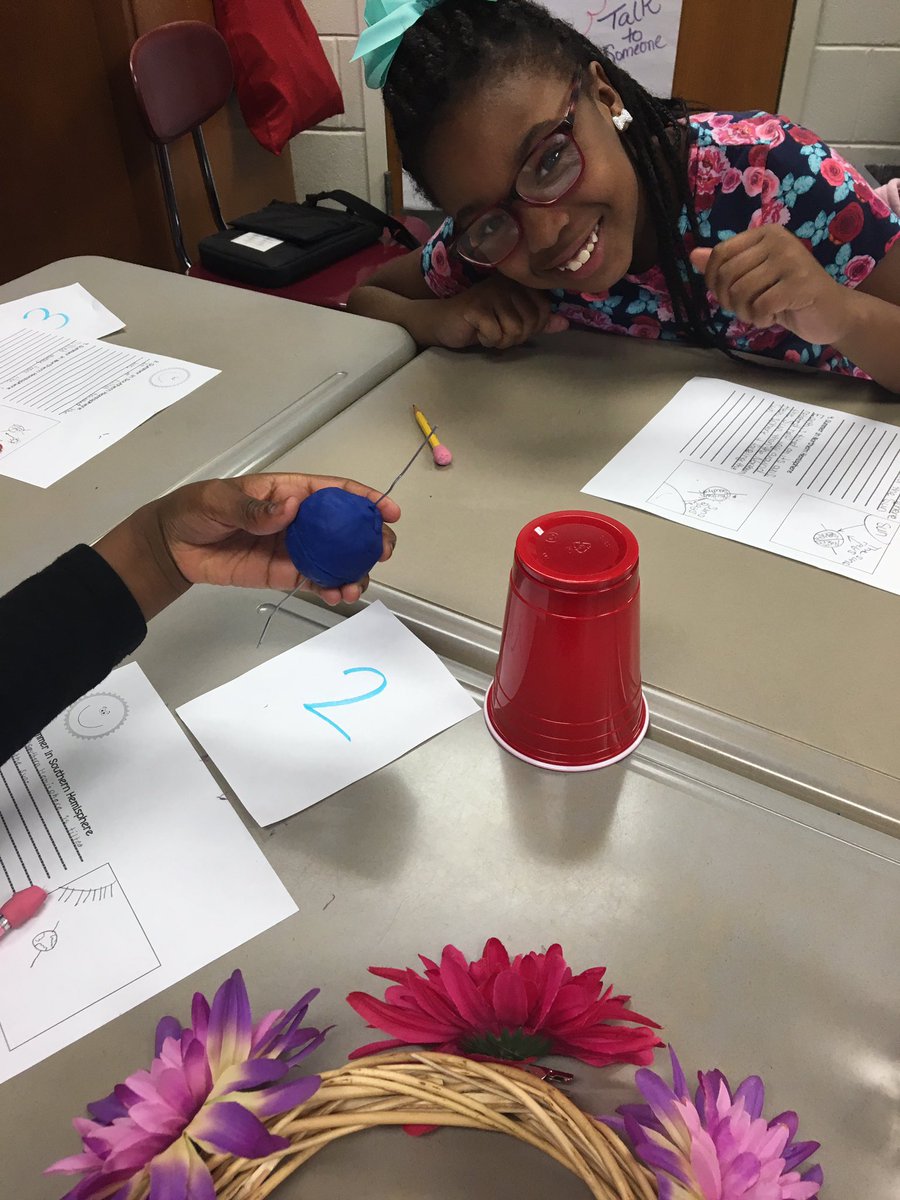 SpradleyMelanie's tweet photo. Exploring the reasons for seasons! #handsonscience https://t.co/NXkZgnwp9U