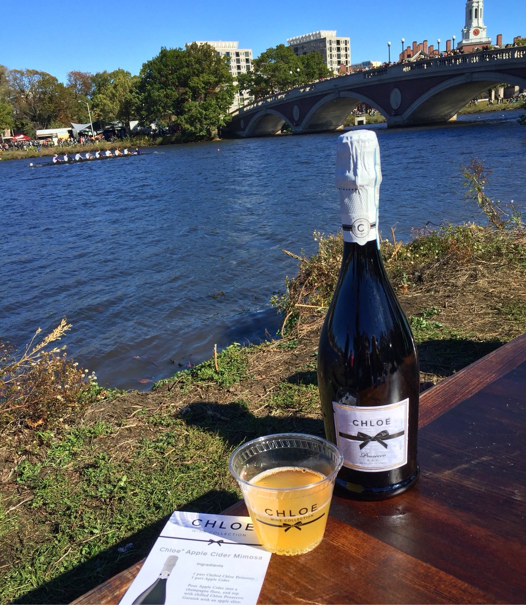 theimproper's tweet photo. #TBT to #HOCR52 when we enjoyed a Chloe Apple Cider Mimosa #ClassicBeautyBottled #spon https://t.co/hwiPPrxFPu