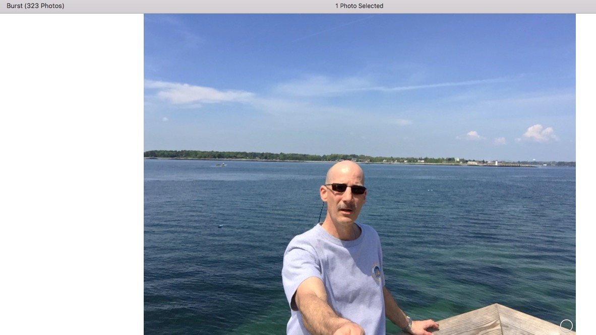 denallssx3's tweet photo. When your dad doesn't know how to use a selfie stick &amp; you come across a burst of photos he by accidentally took on your phone >>> 😂 https://t.co/fgjZ3RqPAv