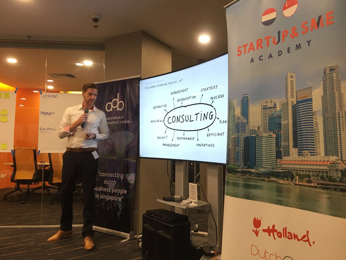 NLinSingapore's tweet image. Kick off event 2 #Startup &amp;amp; SME Academy. #fullhouse. How to optimise your #businessplan &amp;amp; #strategy for #growth