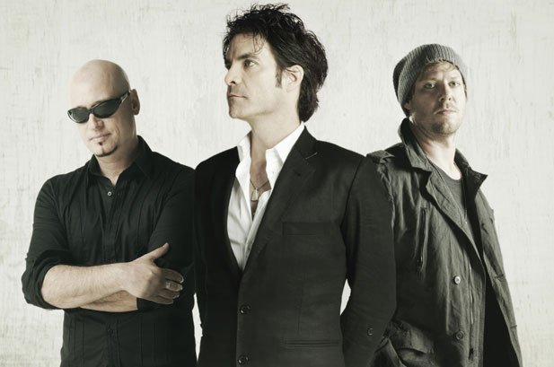 TrainCruise's tweet photo. Happy #releaserewind to @train - "Save Me San Francisco" was released on this day in 2009! https://t.co/TRTeuu8KQ0 https://t.co/SYF2xLKZer