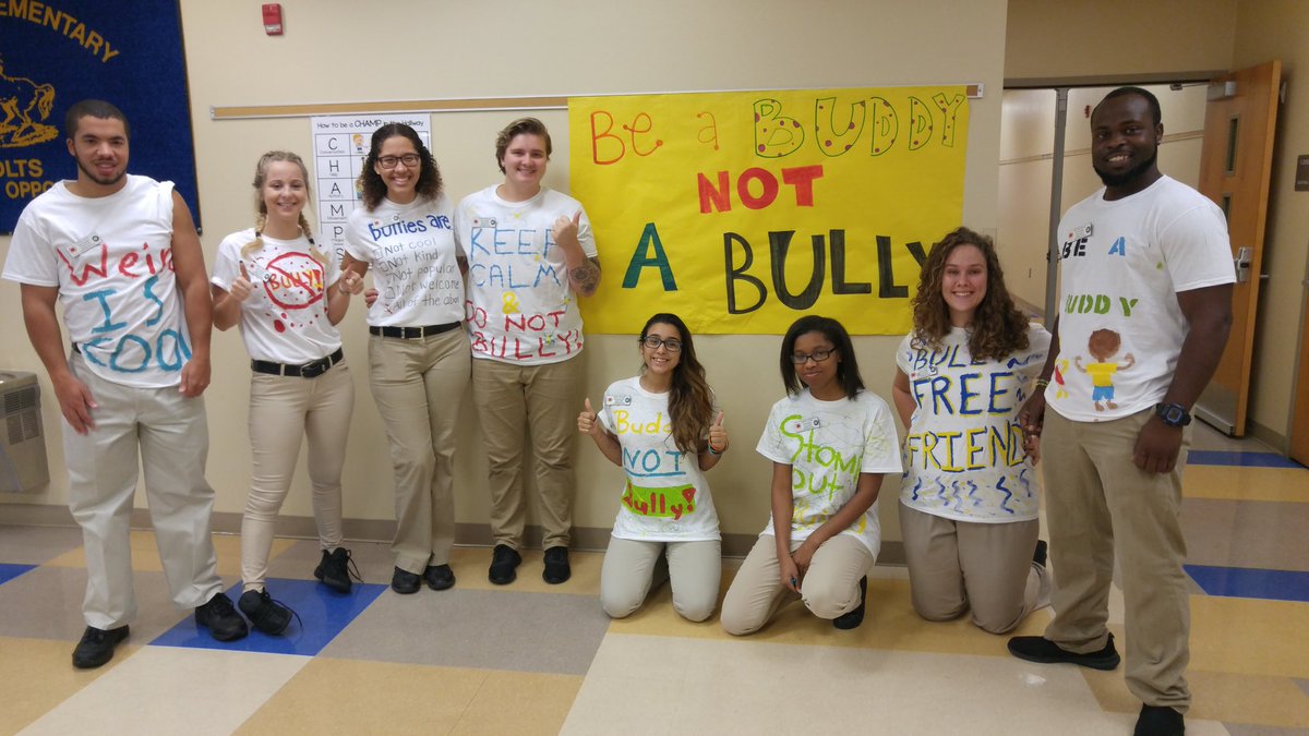 dianamgomez1996's tweet photo. @CYOCatalina @CityYearOrlando I loved our anti-bullying shirts! https://t.co/Mj0hb62yY1