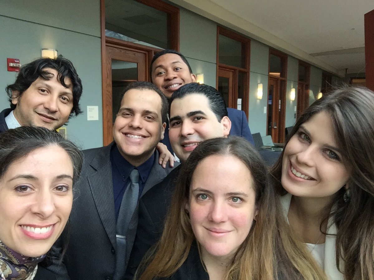 laurapaonessa's tweet photo. Soñando en grande!! Extrañando al resto del #GCL2016 #GCL10years https://t.co/sYqBLYmnzi