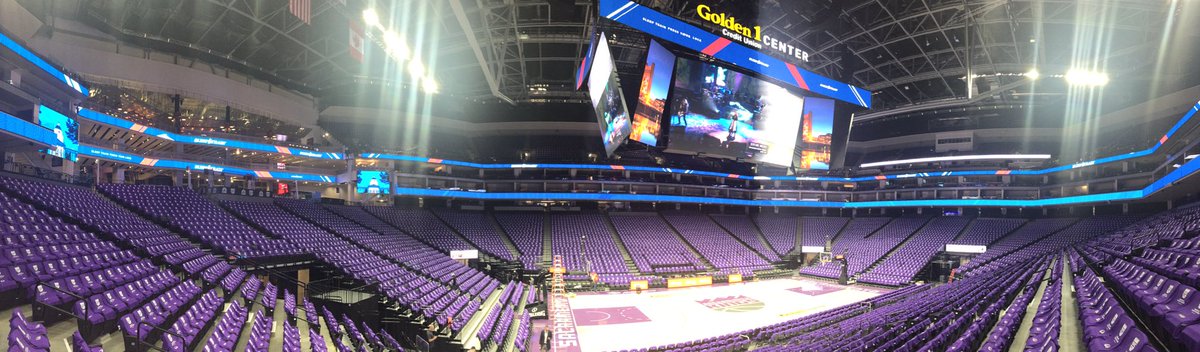 ghansenphotog's tweet photo. Previewing the Kings season opener tonight in the brand new Golden One Center. This place is worth checking out. https://t.co/19s0TMq4yj