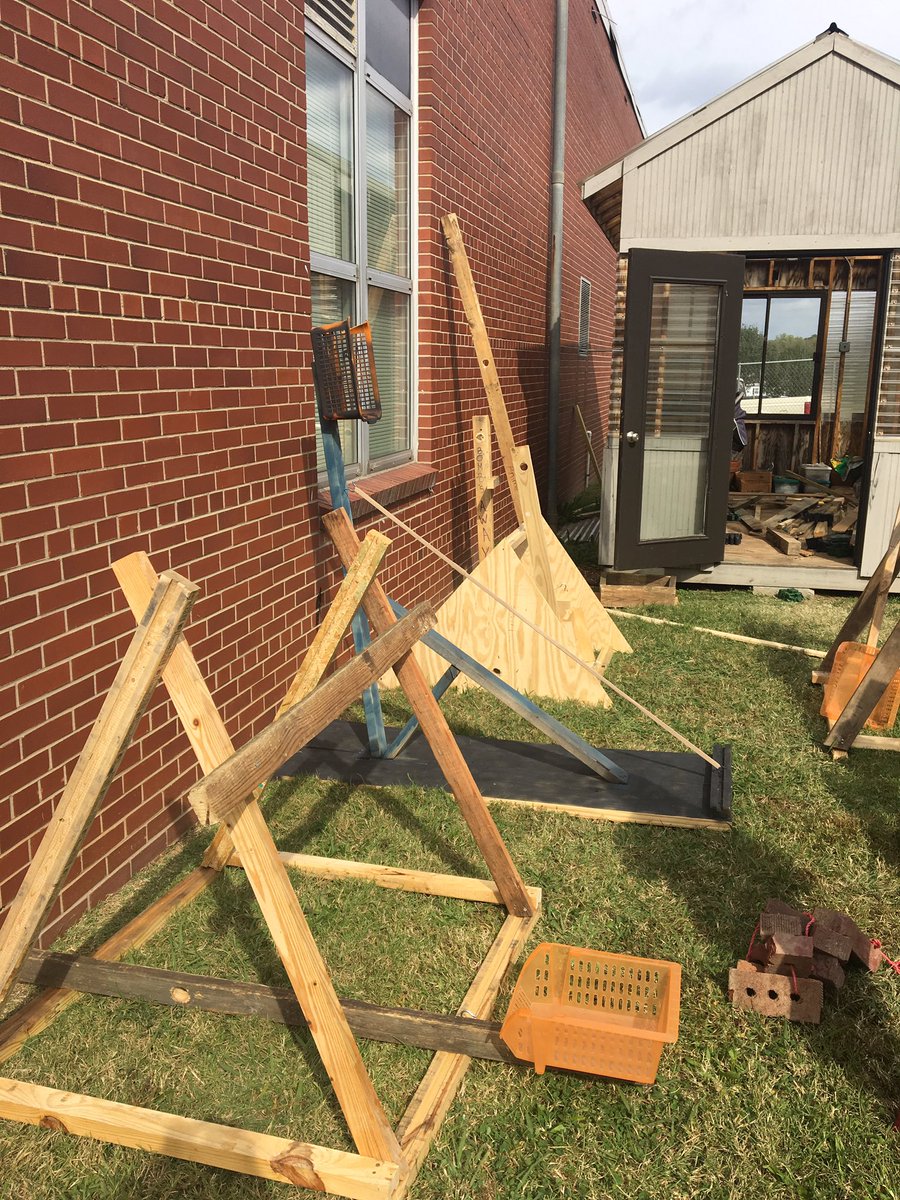 CorriherLipeMS's tweet image. Talk about student engagement! #catapults #forcesinmotion #jacketpride @tchr_williams @CLMSAverngers @RSSinformation