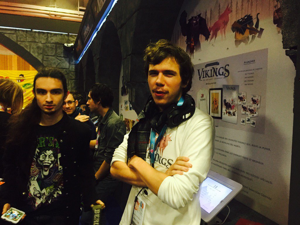 #PGW Day 1 - Les anciens @EcoleLISAA prennent la pose #game #madeinfrance #vikings @PinpinTeam