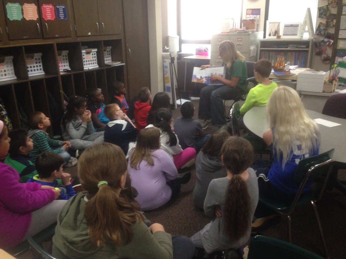 teamarcher18's tweet photo. Thank you Nurse Walker for being our guest reader today! We LOVED hearing your son's favorite pirate book:) #familyofreaders #nursesreadtoo https://t.co/zYpFi9TjON