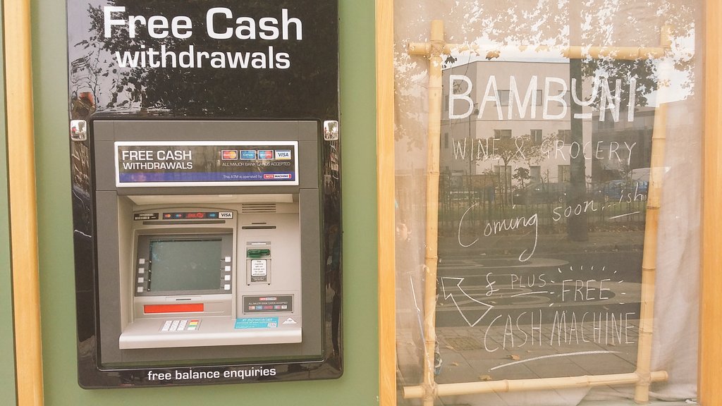 Never thought I'd see this sight in #Nunhead ... #cashpoint
