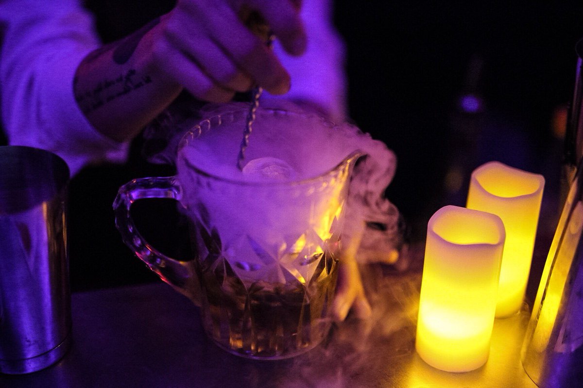 Embracing the Halloween spirits at #GothicMidtown. Music by <a href="/TheRoustabouts/">The Roustabouts</a>, mixology by @ladyandgentsbar.