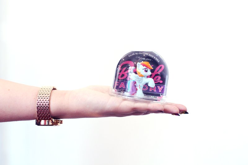 New post !
Mes cheveux de licorne chez <a href="/BubbleFactory1/">Bubble Factory</a> souchka.com/2016/10/cheveu…