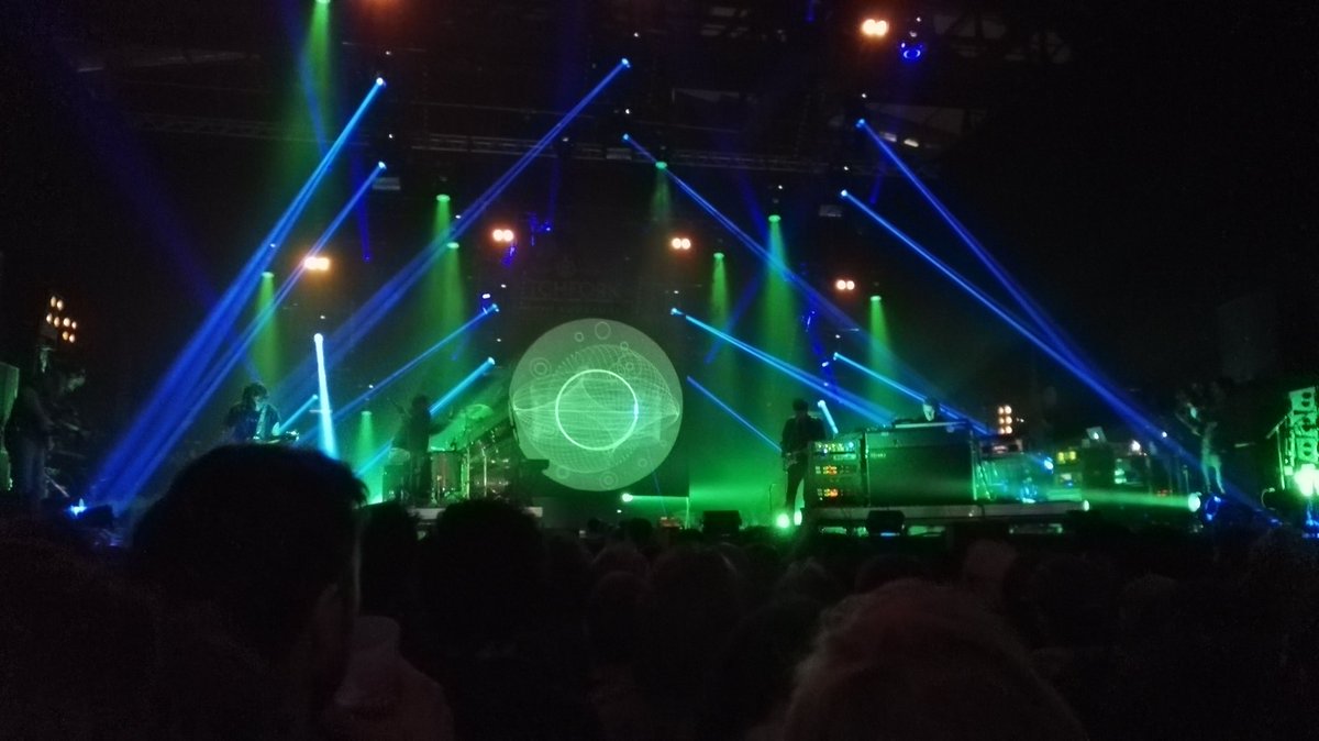 ZiklyZik's tweet photo. J'vois très bien nos darons vivre le genre de même concert 30 ans plus tôt avec King Crimson #PitchforkFestival #FloatingPoints https://t.co/Gc8dnseU3D