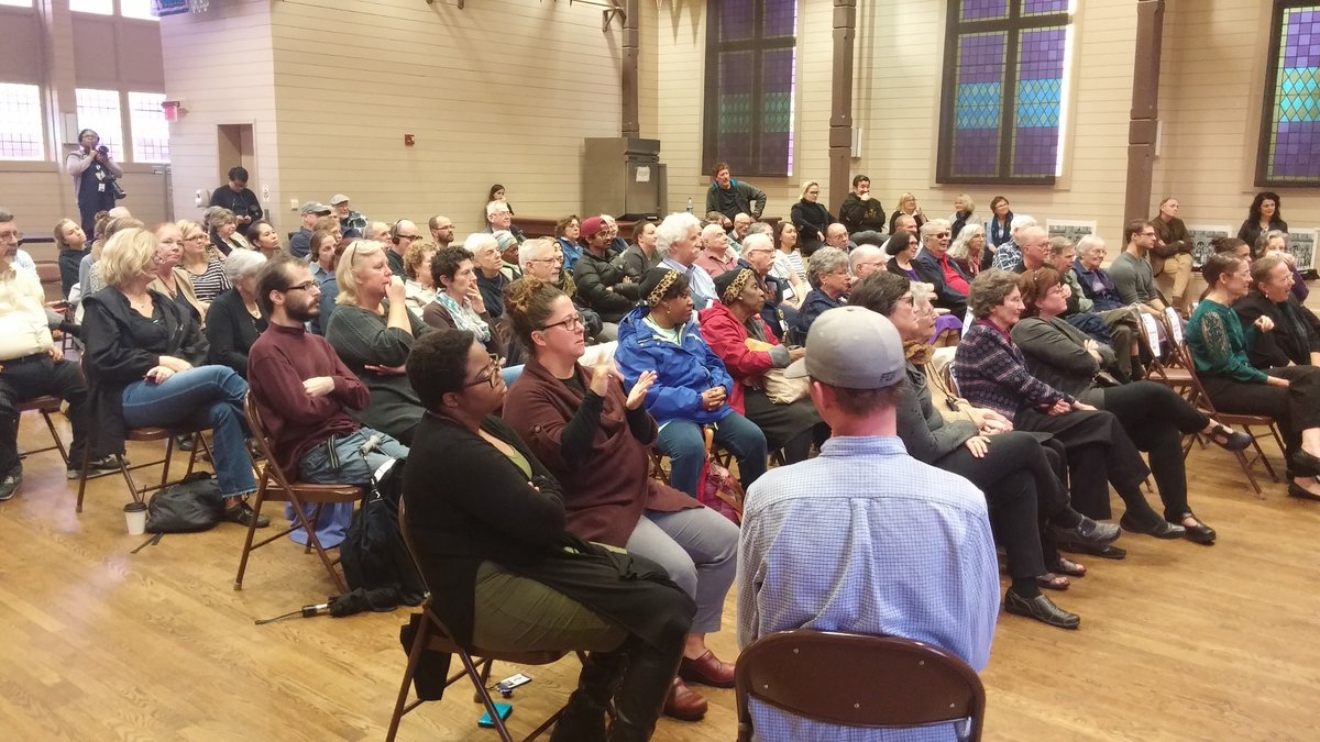 SHXGallaudet's tweet photo. Full house at the Gallaudet Alumni Shakespeare panel! #FirstFolio #ASLSHX https://t.co/YWf6aCegWB