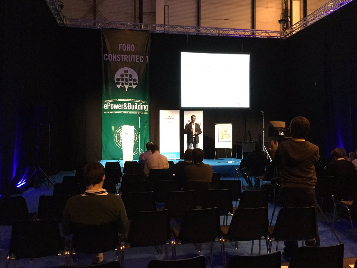 ISOVERes's tweet photo. Turno para @EnriqueAlario en el #TechConstructionDay para hablar de dispositivos móviles #app y #rrss en #construtec2016 https://t.co/Wo1qFJ1Qzt