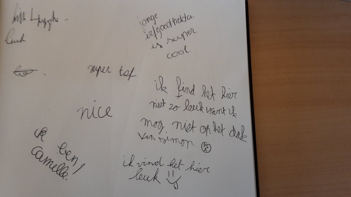 Rondleiding met de kinderen door het Provinciaal Erfgoedcentrum, sommigen vonden het iets leuker dan anderen! bit.ly/2cvClo0