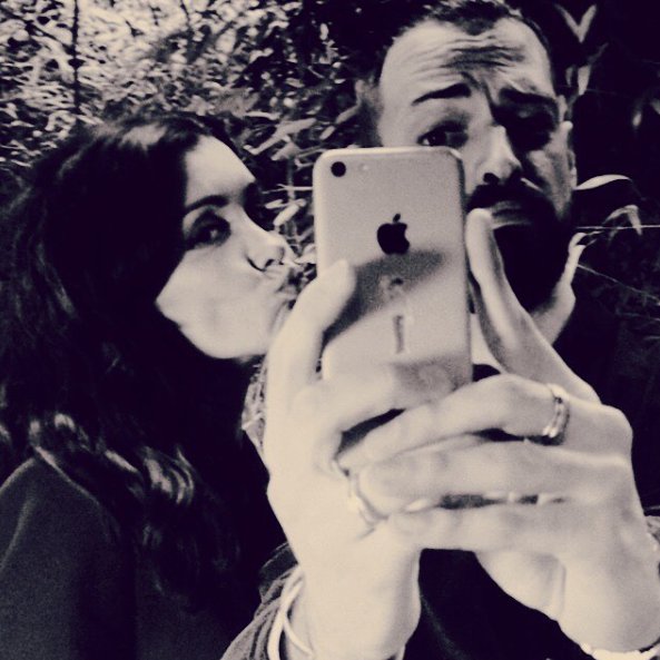 Fredjoly's tweet photo. @JeniferOfficiel sera ce soir dans @Indiscretions ! Notre indiscret Julien en a profité pour prendre un cliché 😎📷 #Jenifer #Indiscretions https://t.co/AFXw6aFg4G