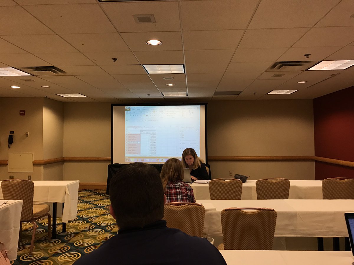 silnan's tweet photo. The magic of data journalism is in pivot tables. ~DiVincenzo #SCJATL16 #CMAATL16 https://t.co/inY0D1Ciag