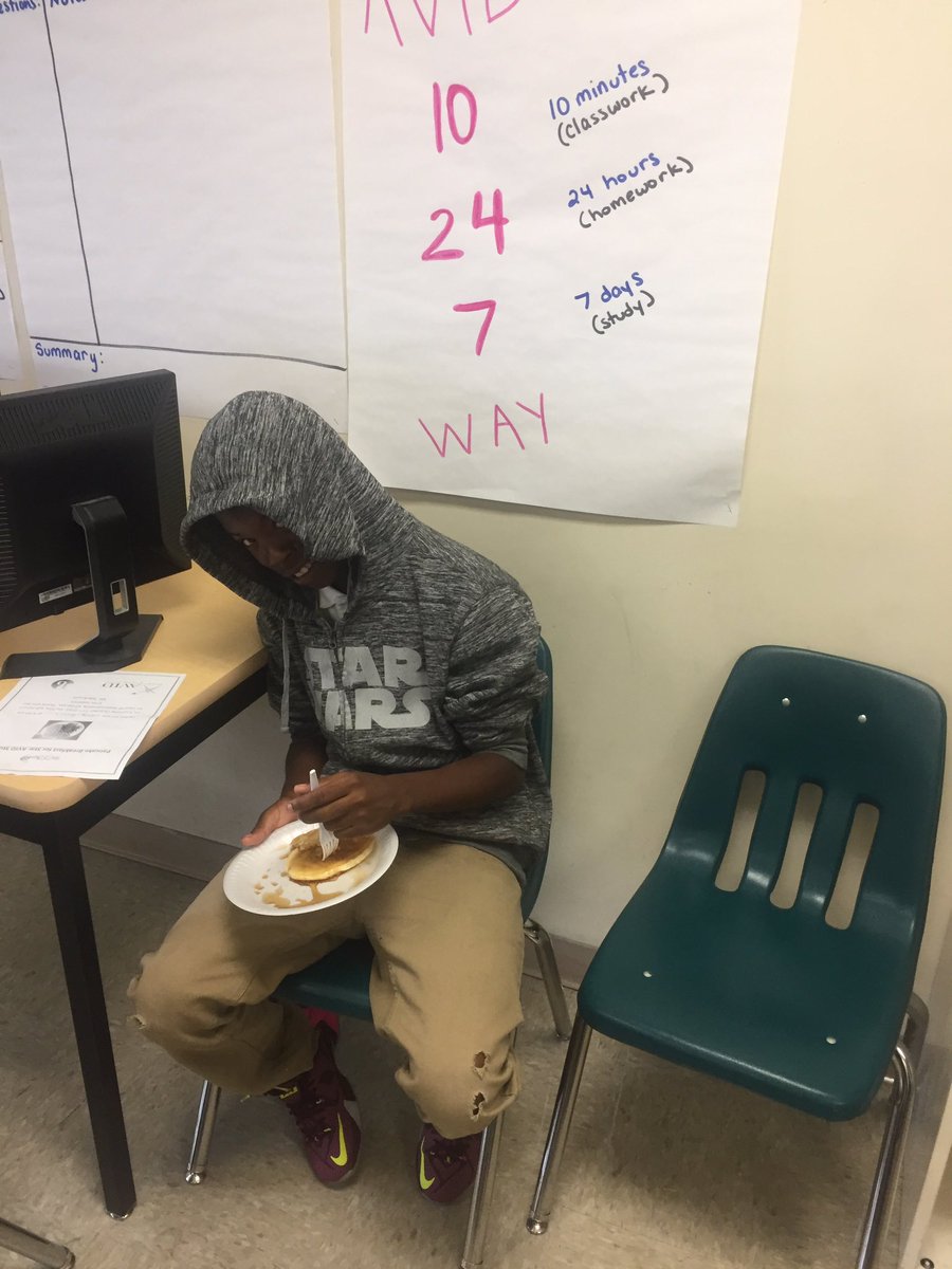 jfkms_avid's tweet photo. Celebrating success at JFK! 1st 9 weeks Star AVID Students! #PancakeBreakfast #avid #vikings @Y_Williams_JFK @McKnight_JFK @jfk_vikings https://t.co/CogFi74eM5