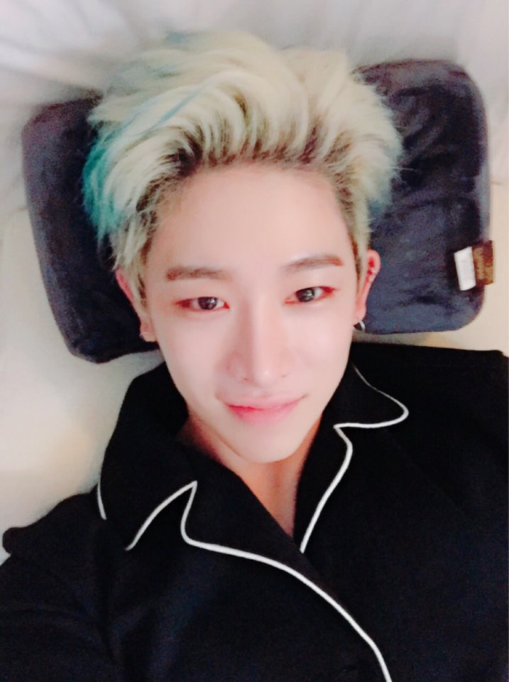 OfficialMONSTAX's tweet photo. [#원호] 숙소 잘도착했구 무사 귀환하였습니다 자기전에 보고 드리옵니다 ❤️ 잘자구 일어나서 또 만나자 ❤️ https://t.co/XPkoPEY7Pe