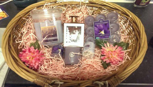 candle_colonial's tweet photo. Our gifts sets for Christmas are starting to arrive! Various bundles of products from different fragrance ranges - prices start from £35! https://t.co/rN21QlcEVb