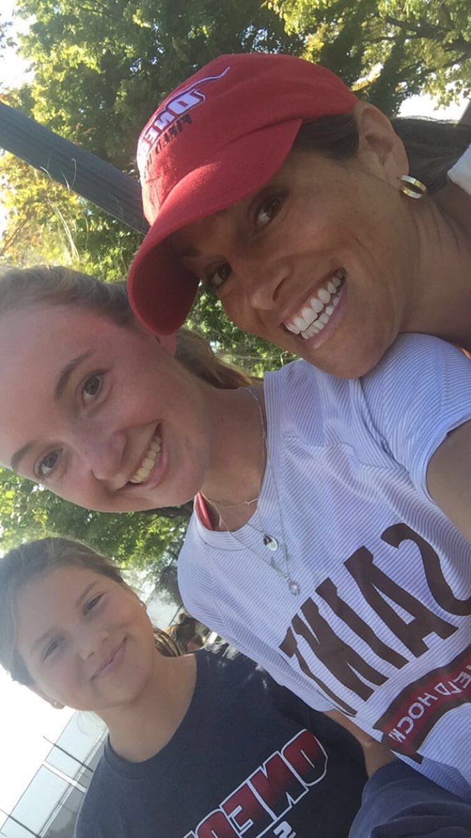 JAN__itor's tweet photo. Happy 18th to my sista @aliseanson you're not in this first pic but I love your family more than you ❤️#Toddandmatt https://t.co/PUwE8EBqH1