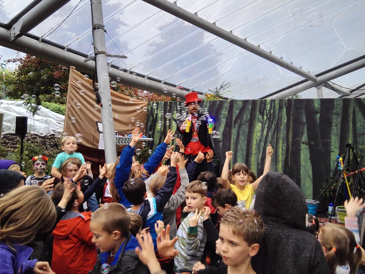 SeamusHarkness's tweet photo. More bubble fun #bubbleprizes https://t.co/yw4GPPQSjm