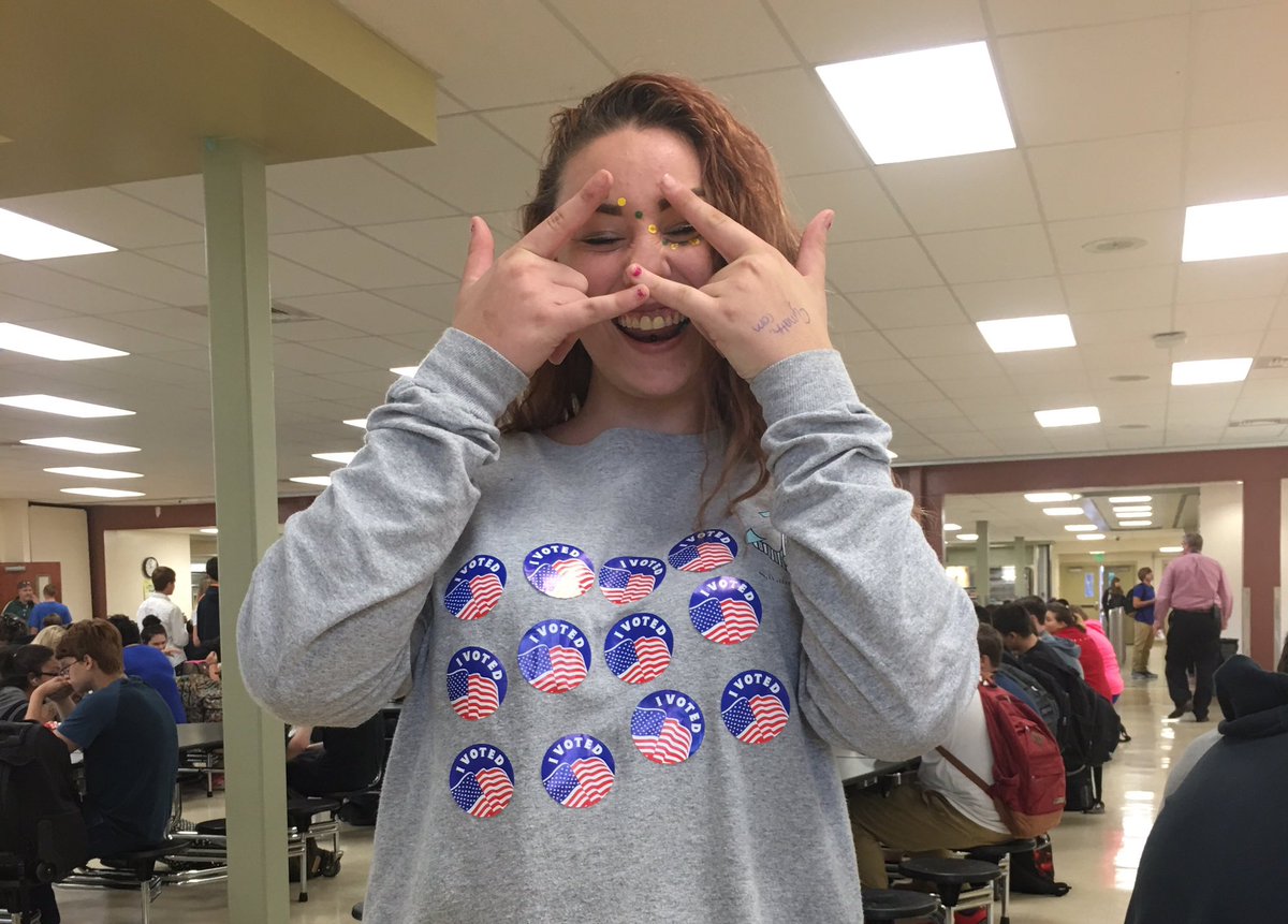 LecantoHigh's tweet photo. Voting ROCKS! #CCMockElection https://t.co/oEugfjmxYX