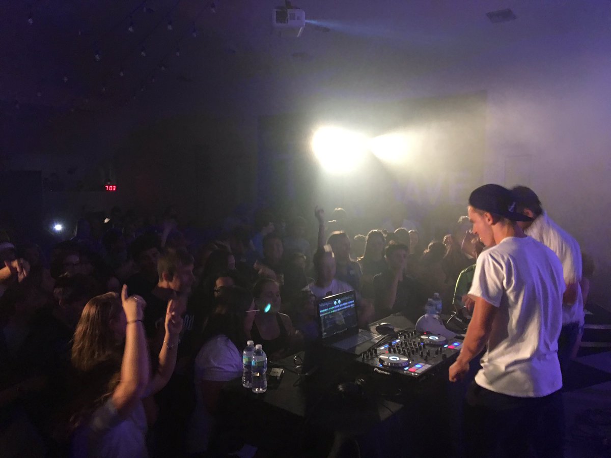 DJStallionbeats's tweet photo. $OLSTICE x STΔLLIΩN last night October 26th at #rocktober16 https://t.co/MNK7BE0eUH