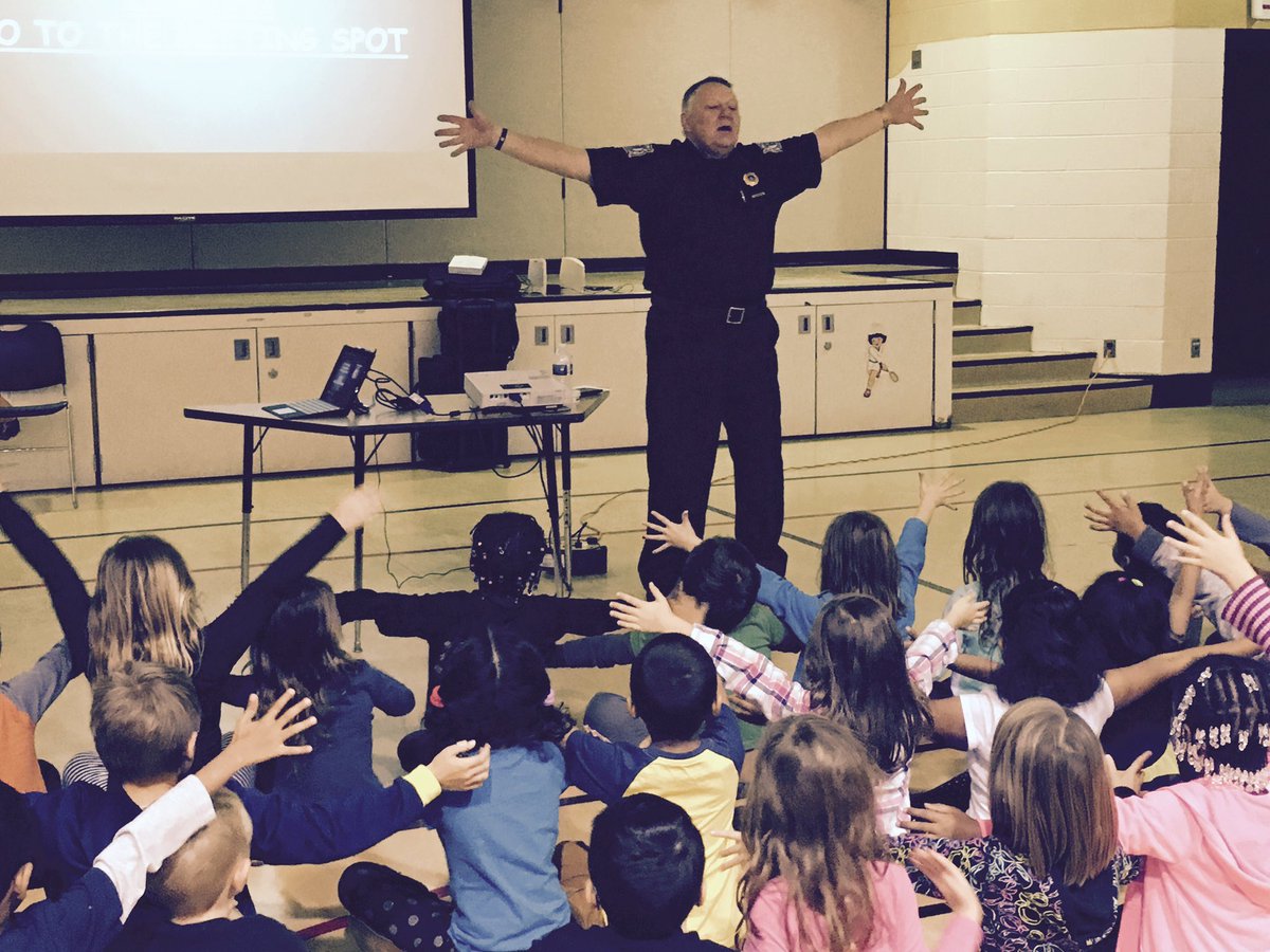 mrsbrown1stgr's tweet photo. Thank you to Firefighter Rob for teaching us about fire safety. Troy firefighters rock! #firstgradelearners @OneWattles @troyschools https://t.co/rfStpLDBiU