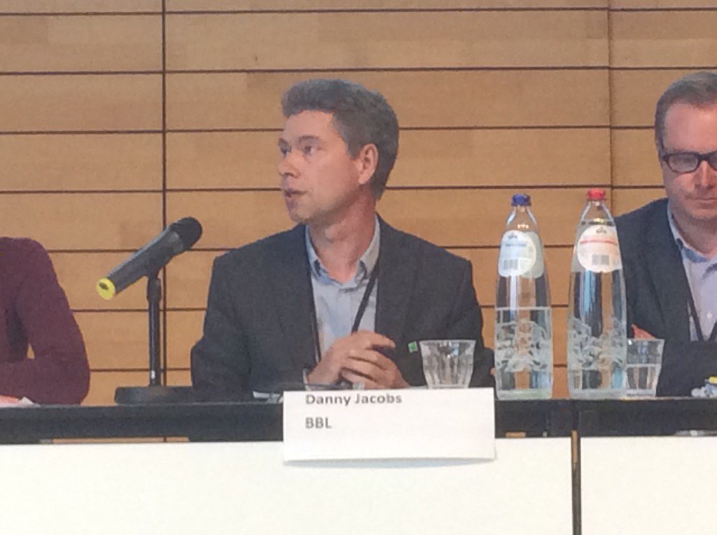 "Loont het om samen te werken of zorgen dat de samenwerking loont" <a href="/dannyjacobs03/">Danny Jacobs</a> #Milieucongres #overheid&amp;bedrijven