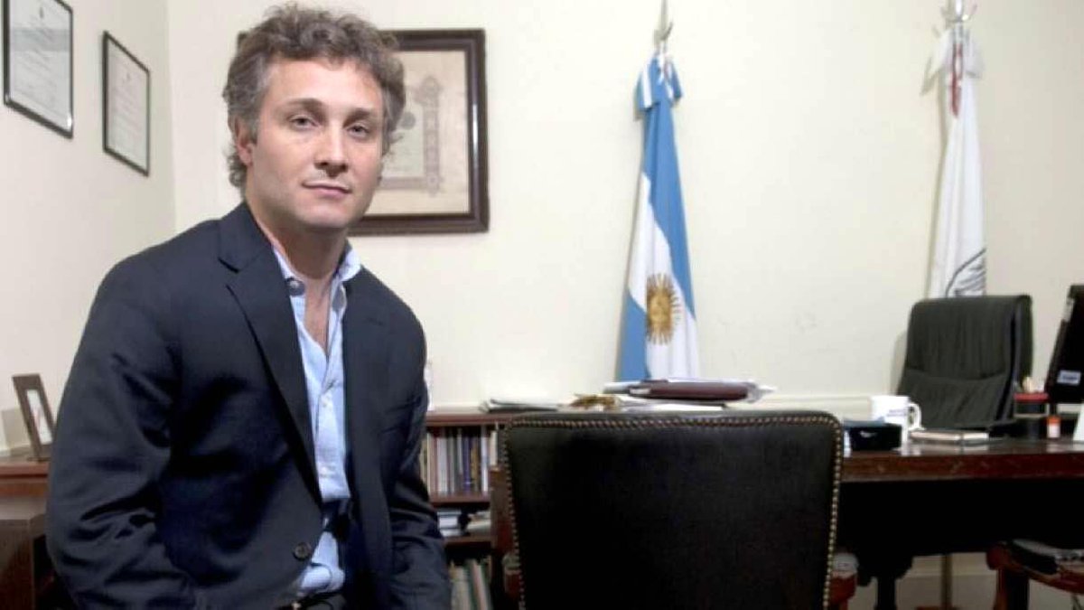 Deporte_9's tweet photo. #AFA #FutbolParaTodos | Desde el 1 de Enero el fútbol para todos no existe más, Fernando De Andreis, (Secretario General de Presidencia.) https://t.co/OF5Bm2zXow