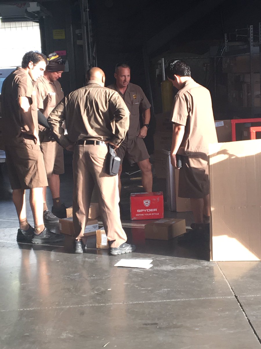 UPSHorizonLV's tweet photo. Safety committee mentoring our new drivers. #SafetyAlways https://t.co/mzN7SyaOx7