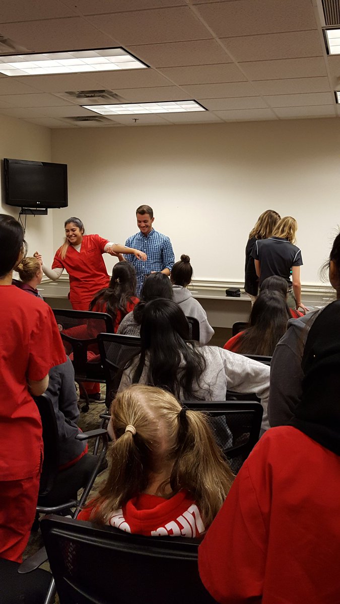 MTCMedicalSci's tweet photo. hlth Sci students experience Electrical stim with SU students @MonroeTechLCPS @TimothyJFlynn https://t.co/A9lPxWL9Qk